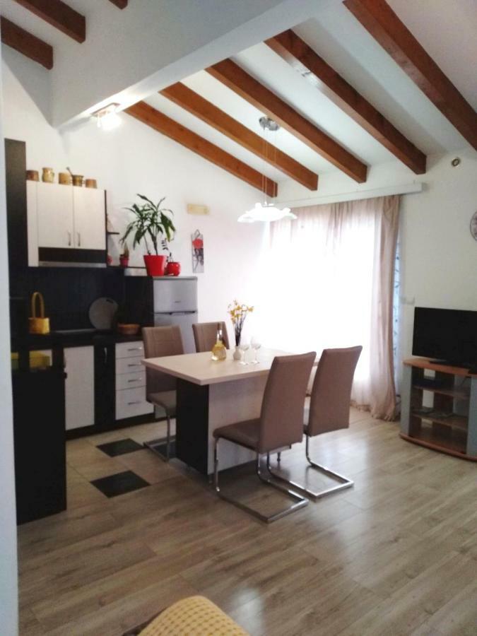 Apartmani Jovanovic Petrovac Exterior foto